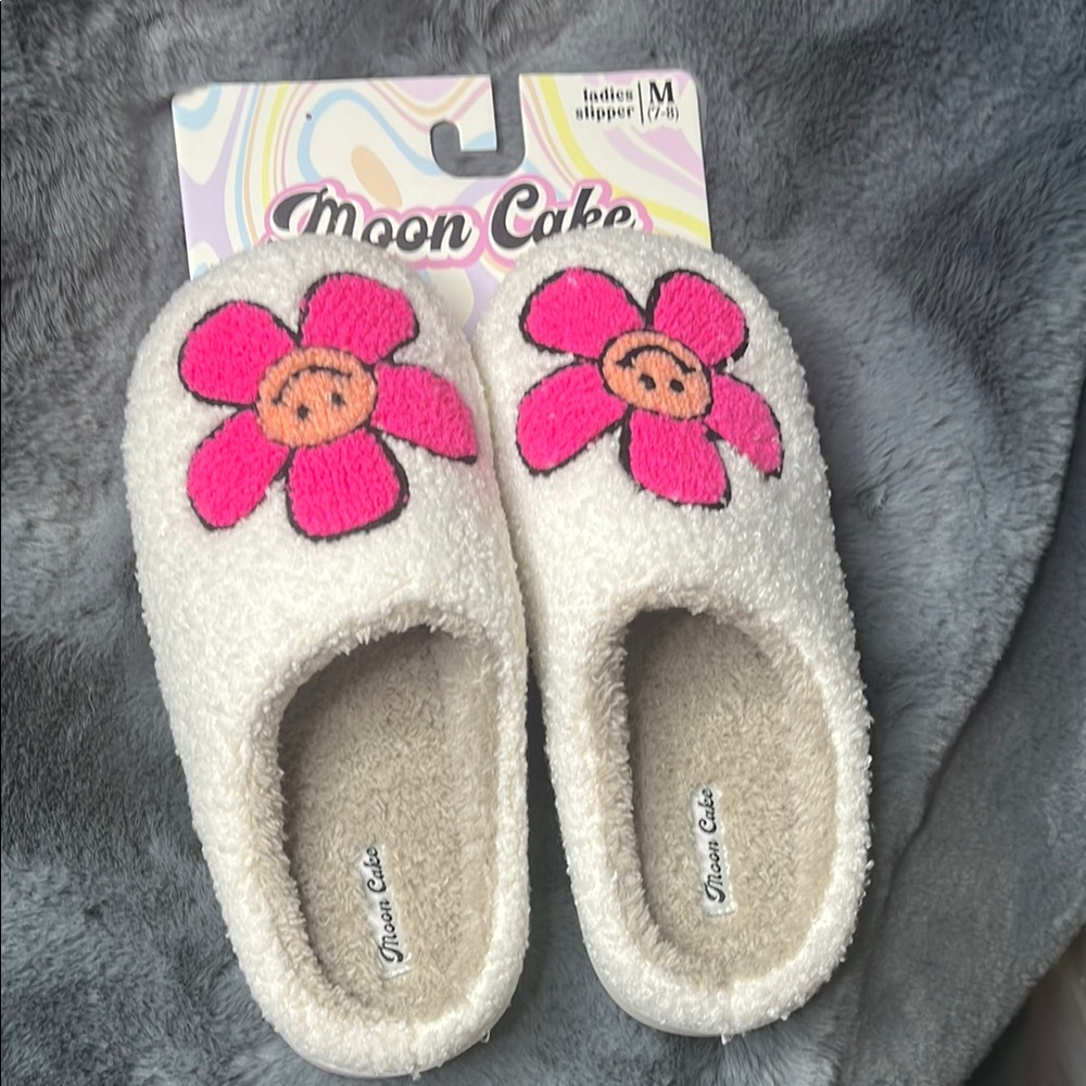 Moon Cake buttercream slipper Pink tan inside and out except rubber bottom